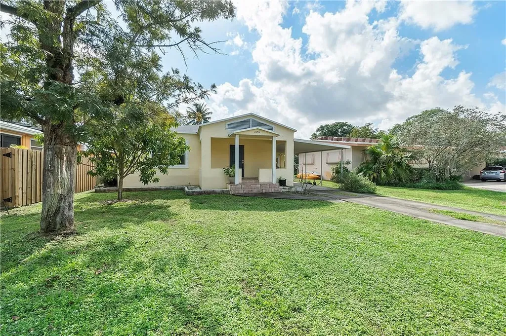2636 Mckinley Street Hollywood FL 33020
