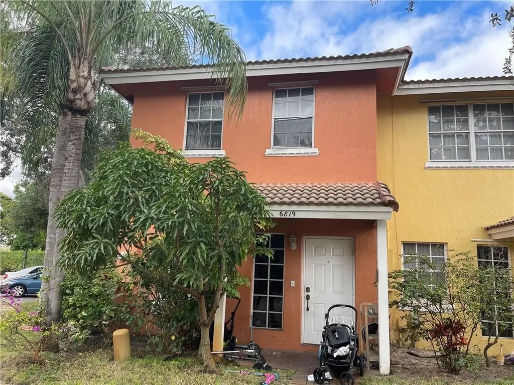 6819 Sienna Club Place Lauderhill FL 33319