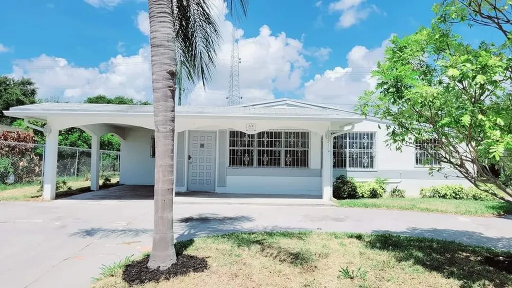 406 SW 15th Terrace Delray Beach FL 33444