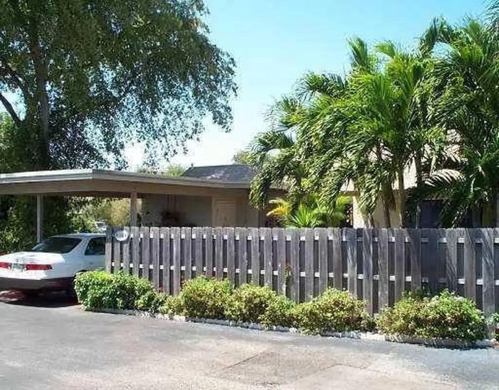 9330 SW 5th Street Boca Raton FL 33428