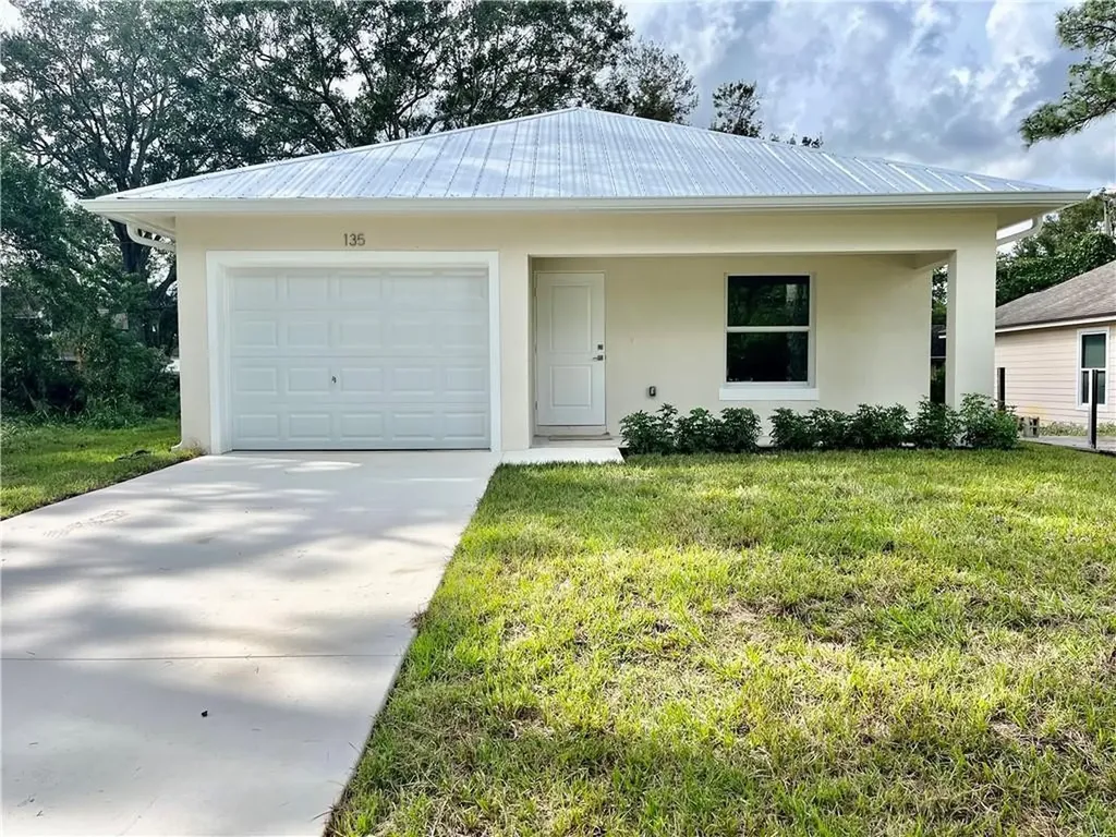 135 45th Avenue Vero Beach FL 32968