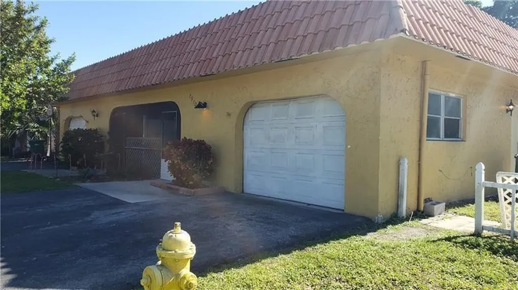 7910 NW 70th Court Tamarac FL 33321