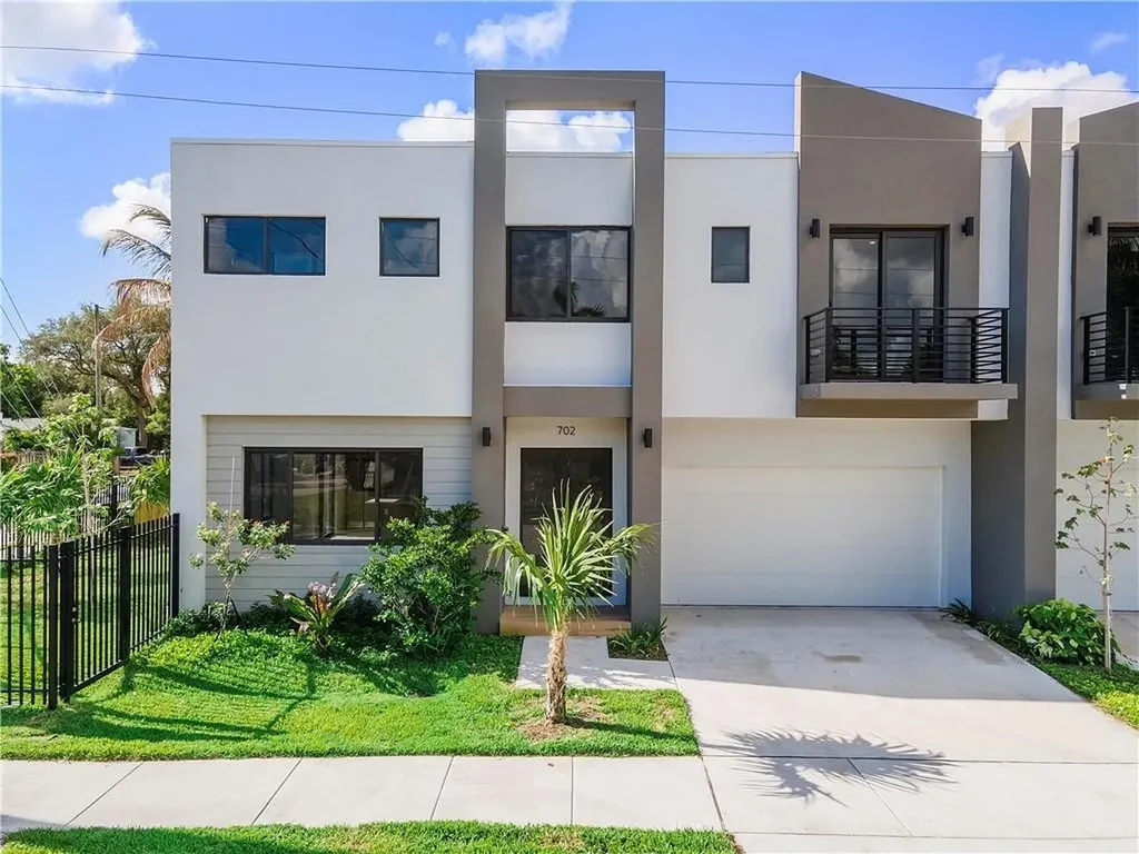 702 SW 7th Street Fort Lauderdale FL 33315