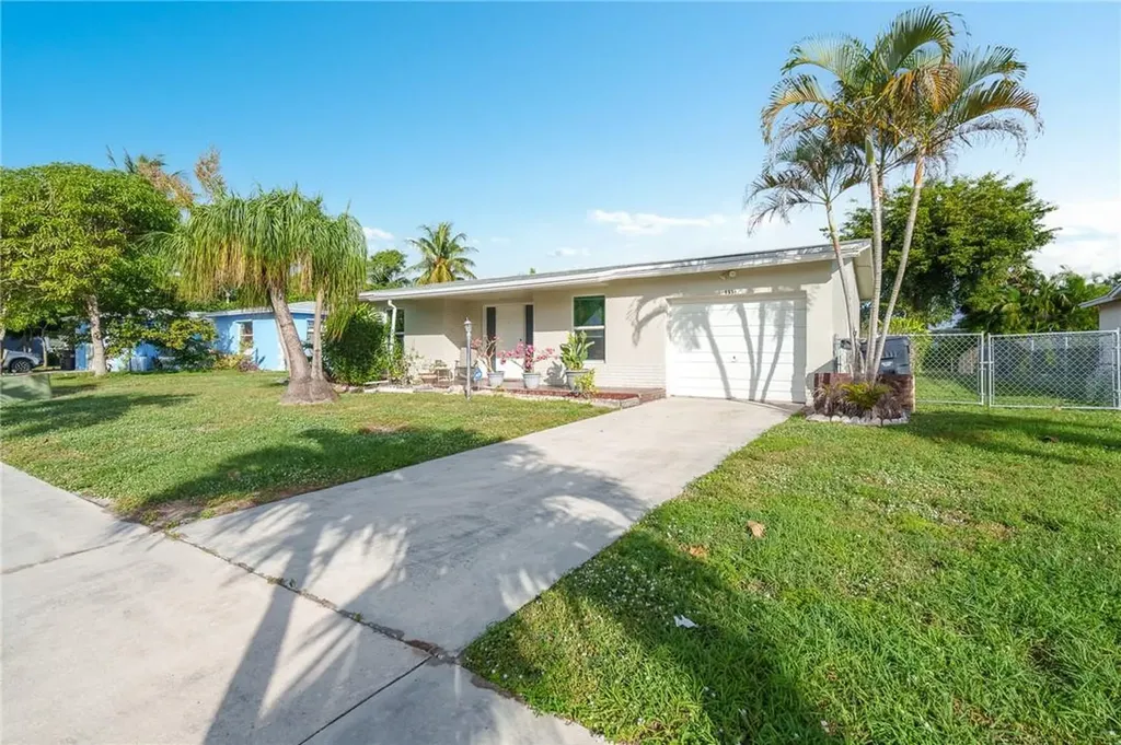 6851 SW 7th Place North Lauderdale FL 33068