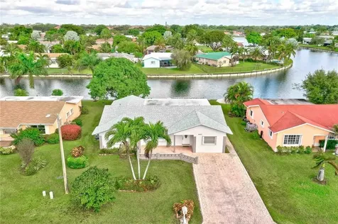 9407 NW 70th Place Tamarac FL 33321