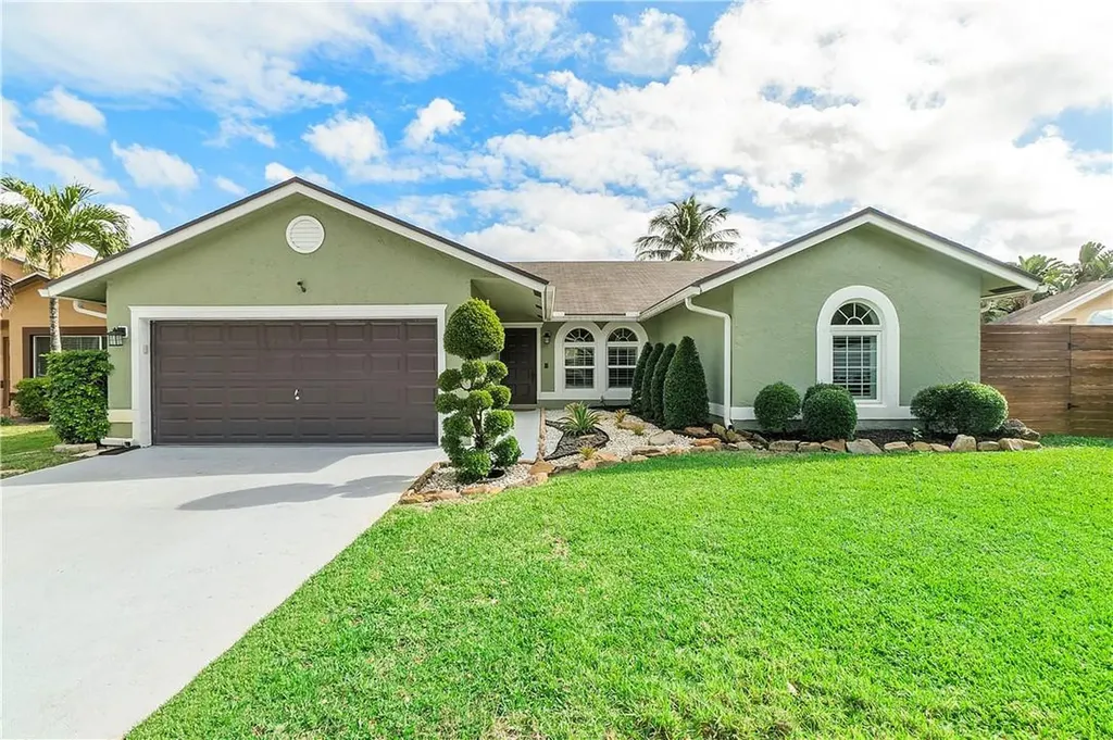 6632 NW 42nd Avenue Coconut Creek FL 33073
