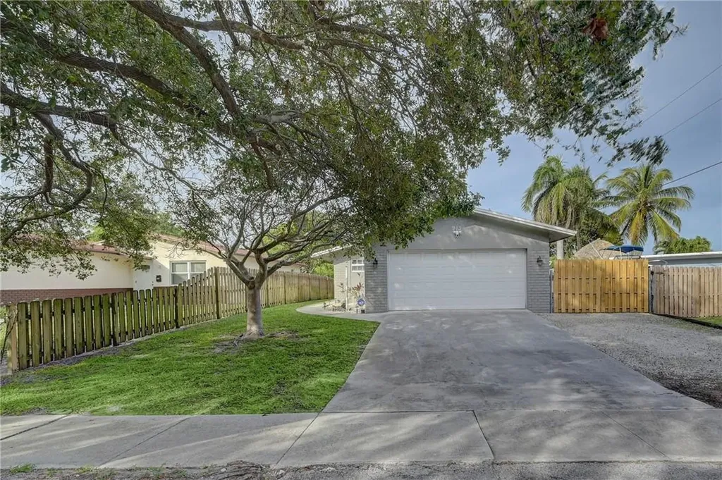 913 NE 1st Street Pompano Beach FL 33060