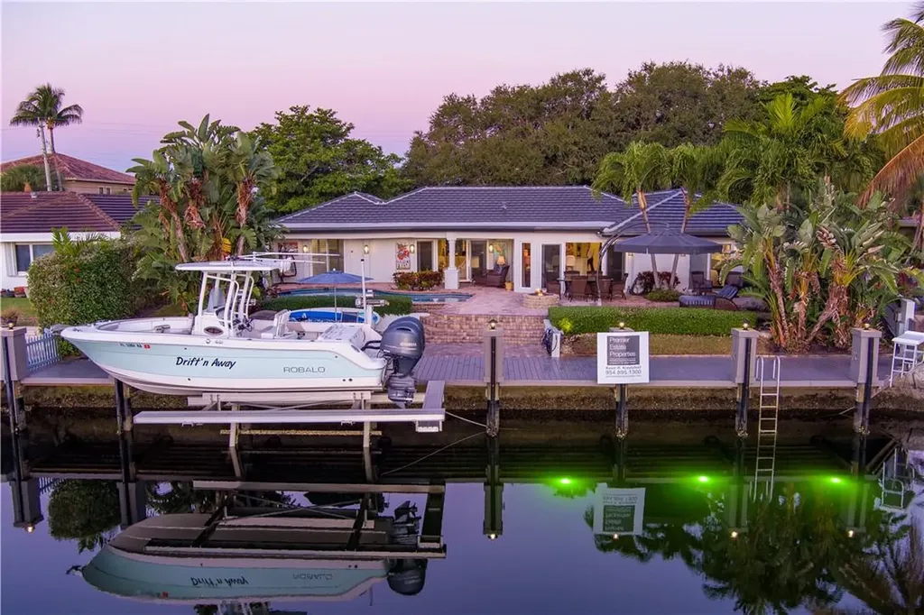 4050 NE 26th Avenue Lighthouse Point FL 33064