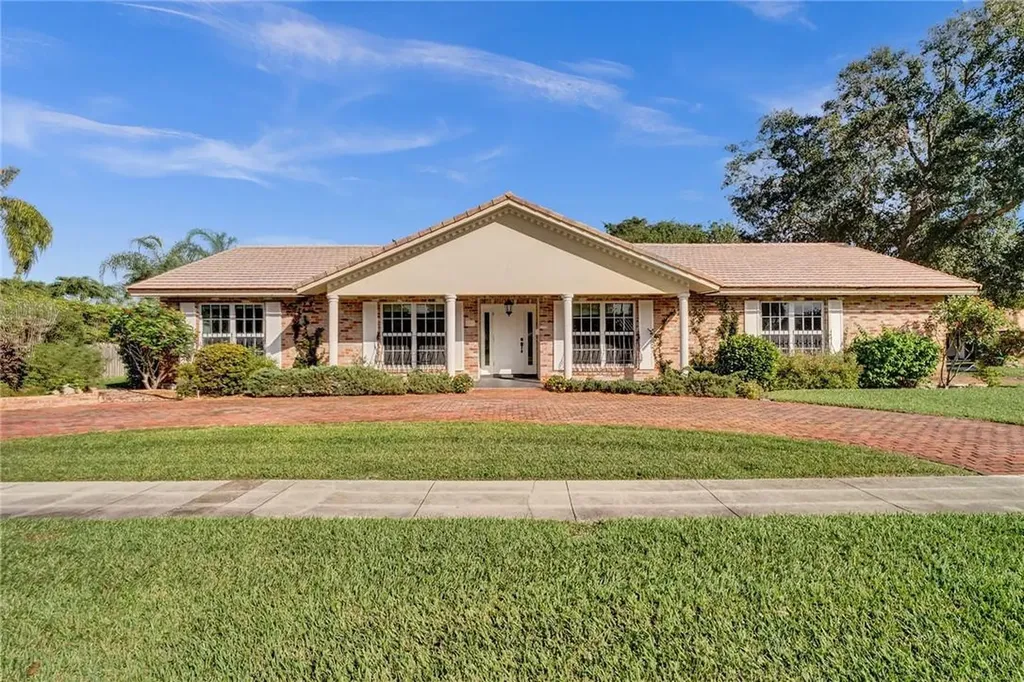 680 El Dorado Parkway Plantation FL 33317