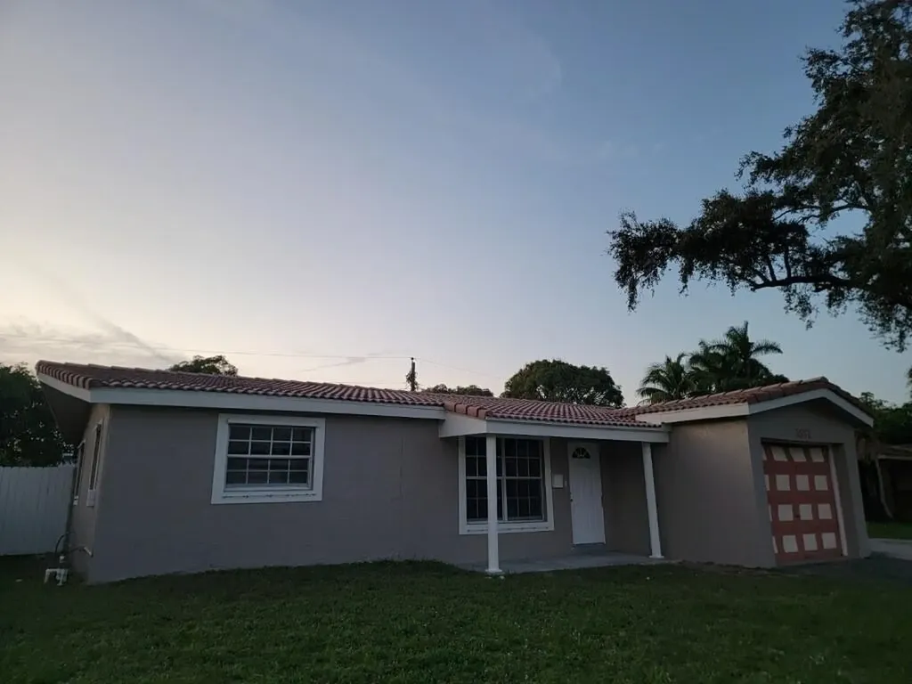3571 NW 35th Avenue Lauderdale Lakes FL 33309