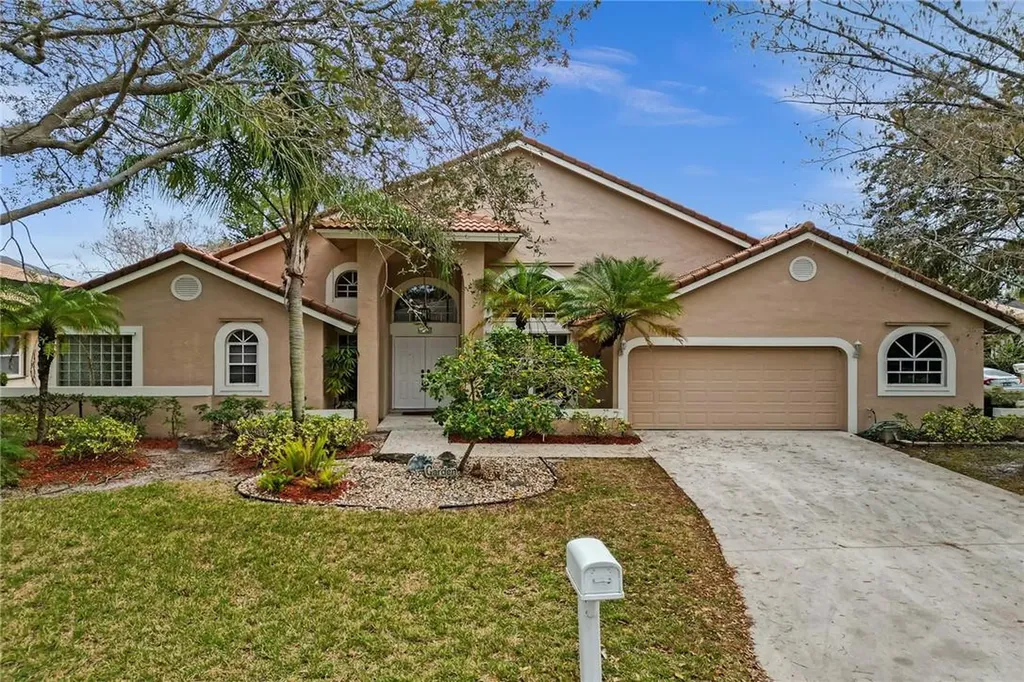 4833 NW 99th Lane Coral Springs FL 33076