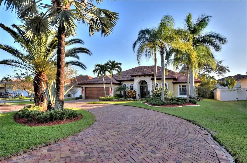 10340 NW 13th Manor Coral Springs FL 33071