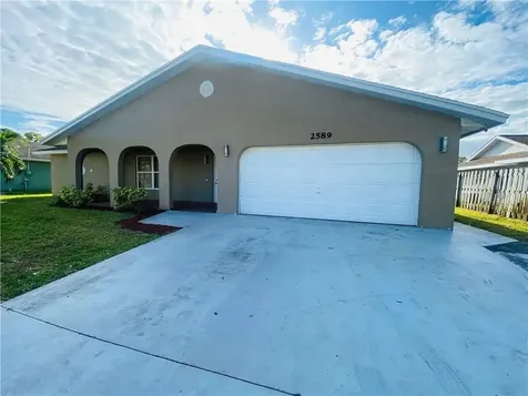 2589 SW Grotto Circle Port St Lucie FL 34953