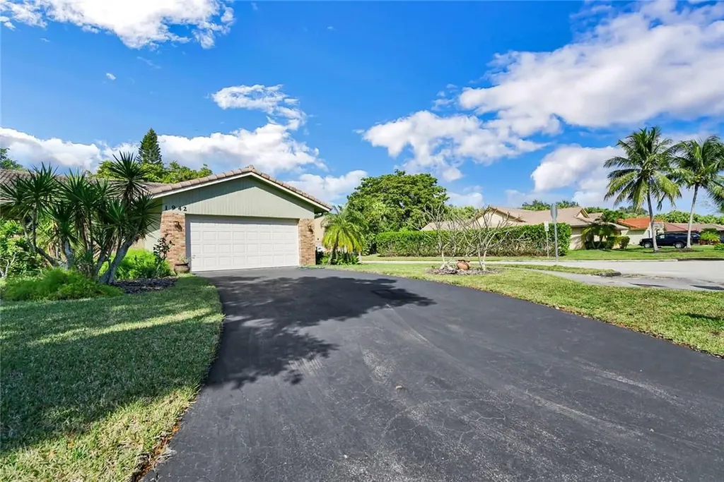 1942 NW 93rd Terrace Coral Springs FL 33071