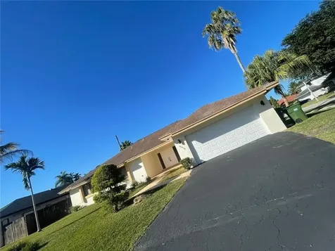 600 SW 98th Terrace Pembroke Pines FL 33025