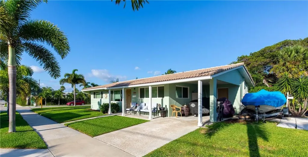 2001 N Lakeside Drive Lake Worth Beach FL 33460
