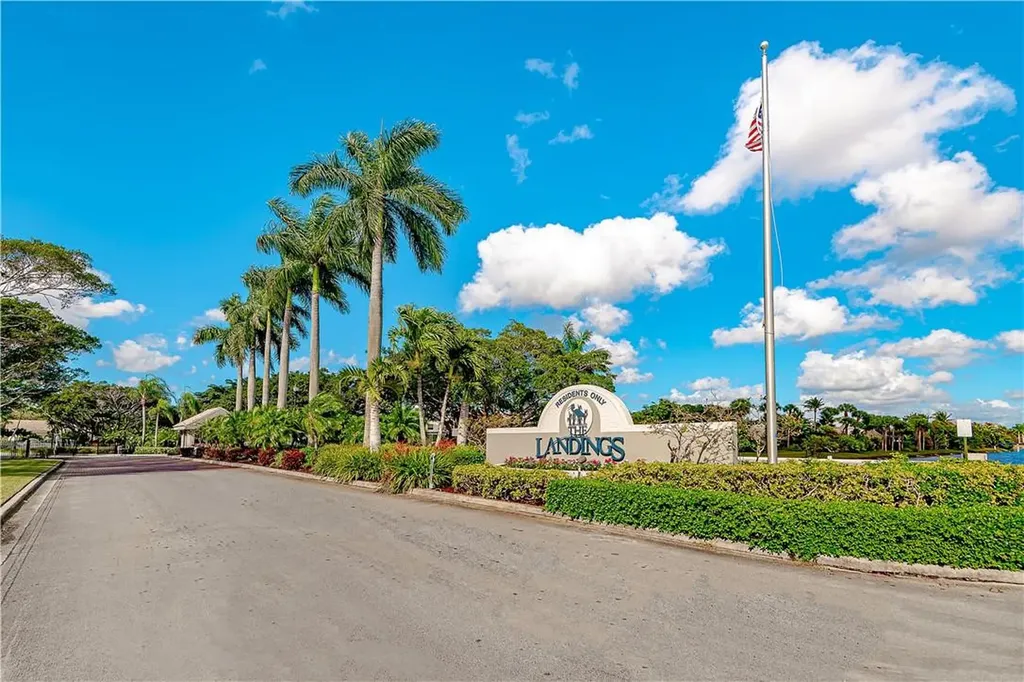 1006 SW 102nd Terrace Pembroke Pines FL 33025