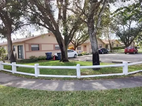 5900 Hayes Street Hollywood FL 33021