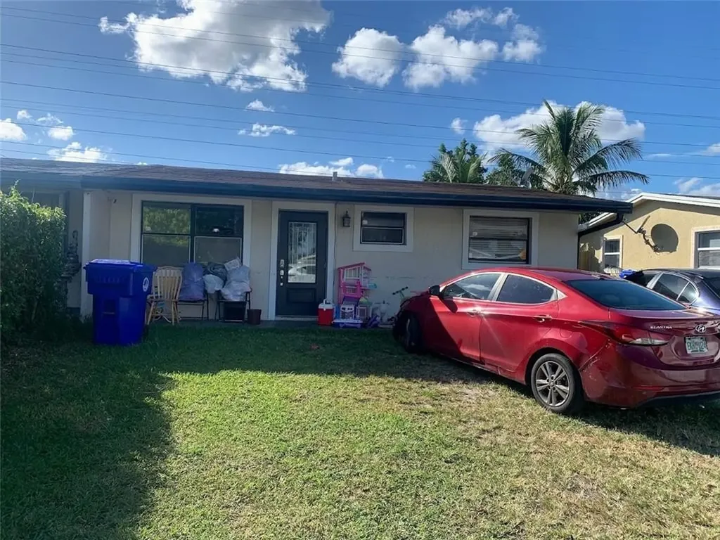 2051 SW 70th Way North Lauderdale FL 33068