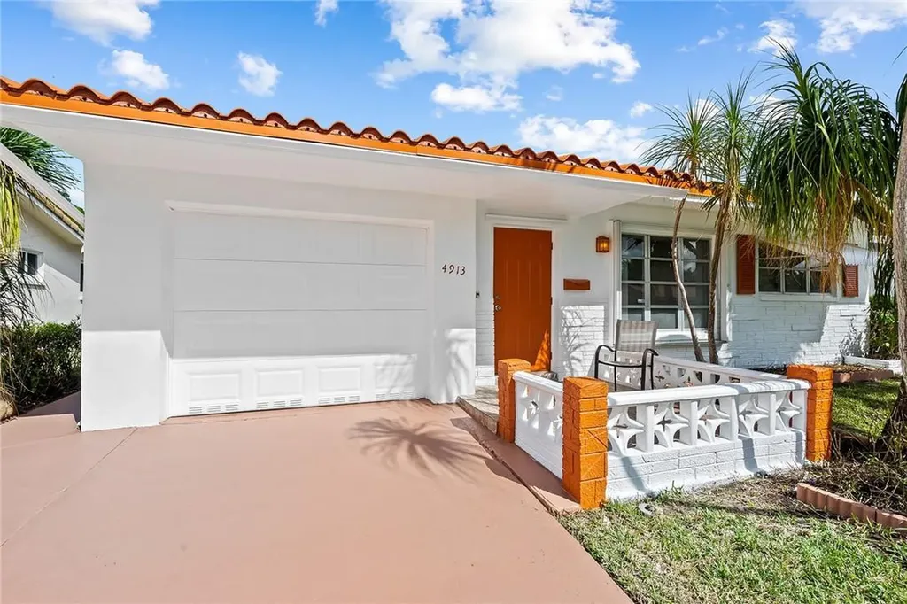 4913 NW 52nd Court Tamarac FL 33319