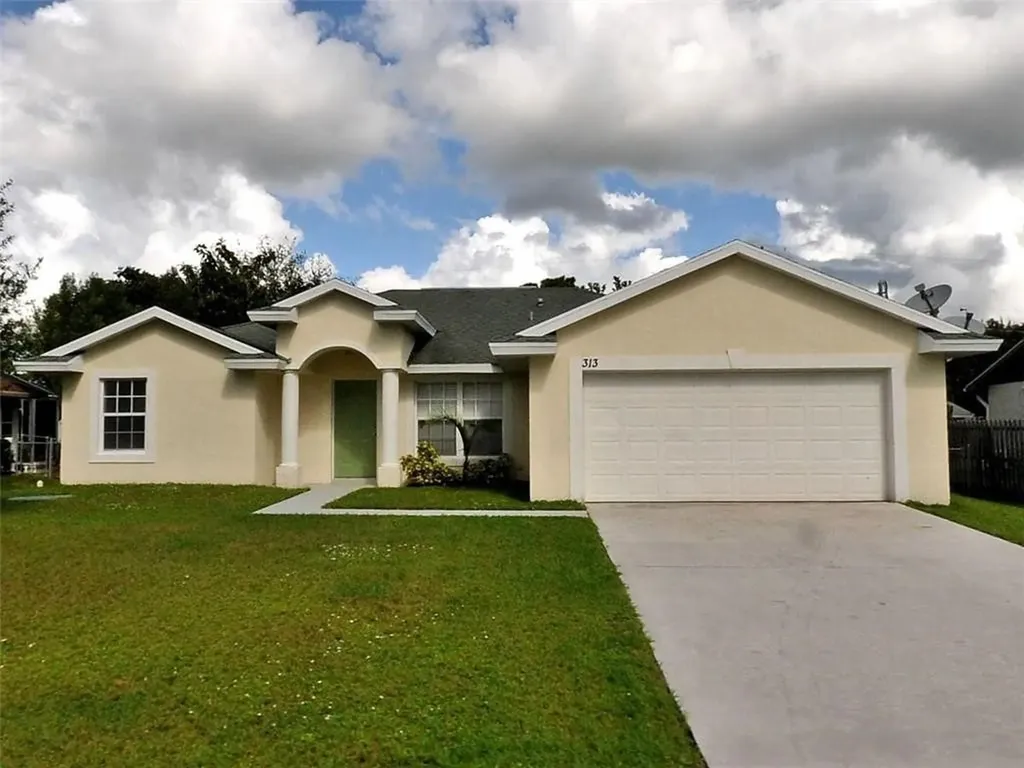313 SE Crosspoint Drive Port St Lucie FL 34983