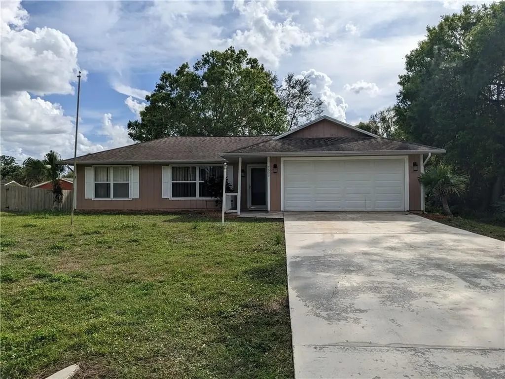 7501 Lakeland Boulevard Fort Pierce FL 34951
