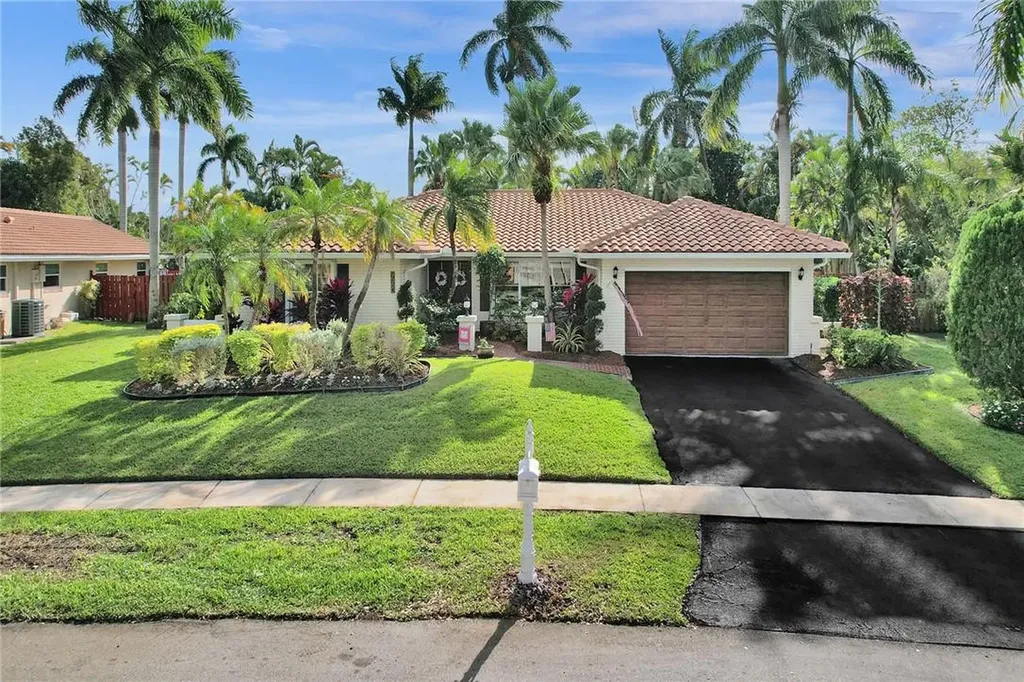 9560 NW 13th Street Plantation FL 33322