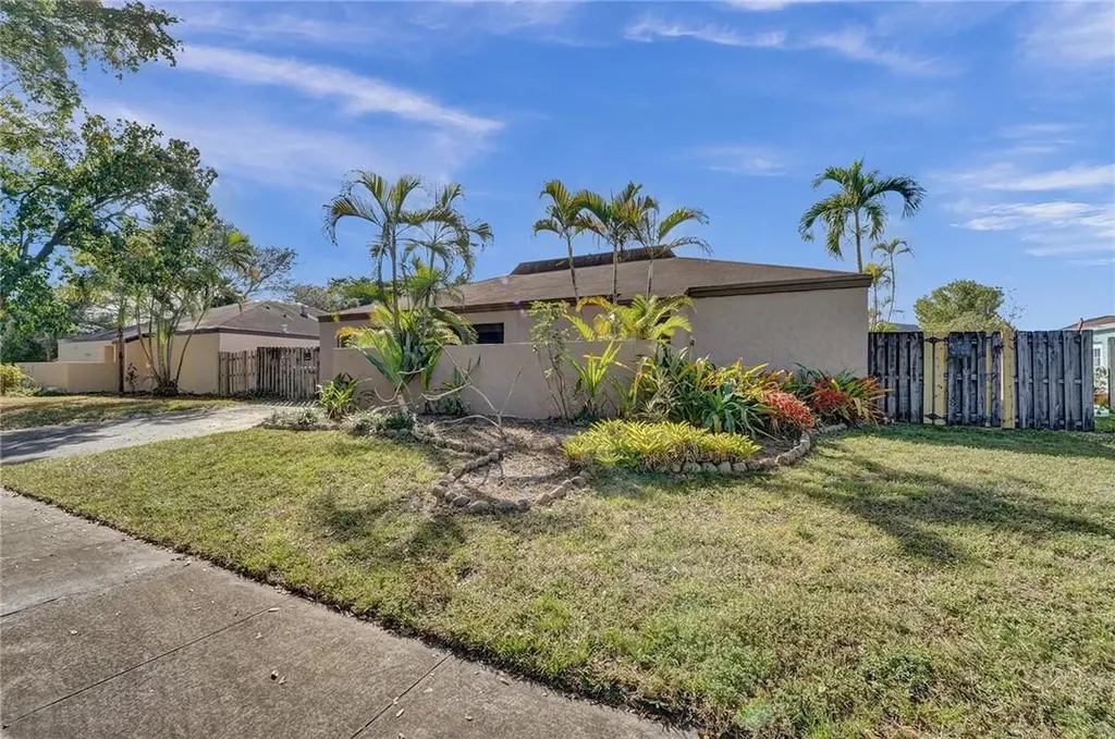 4993 SW 94th Terrace Cooper City FL 33328