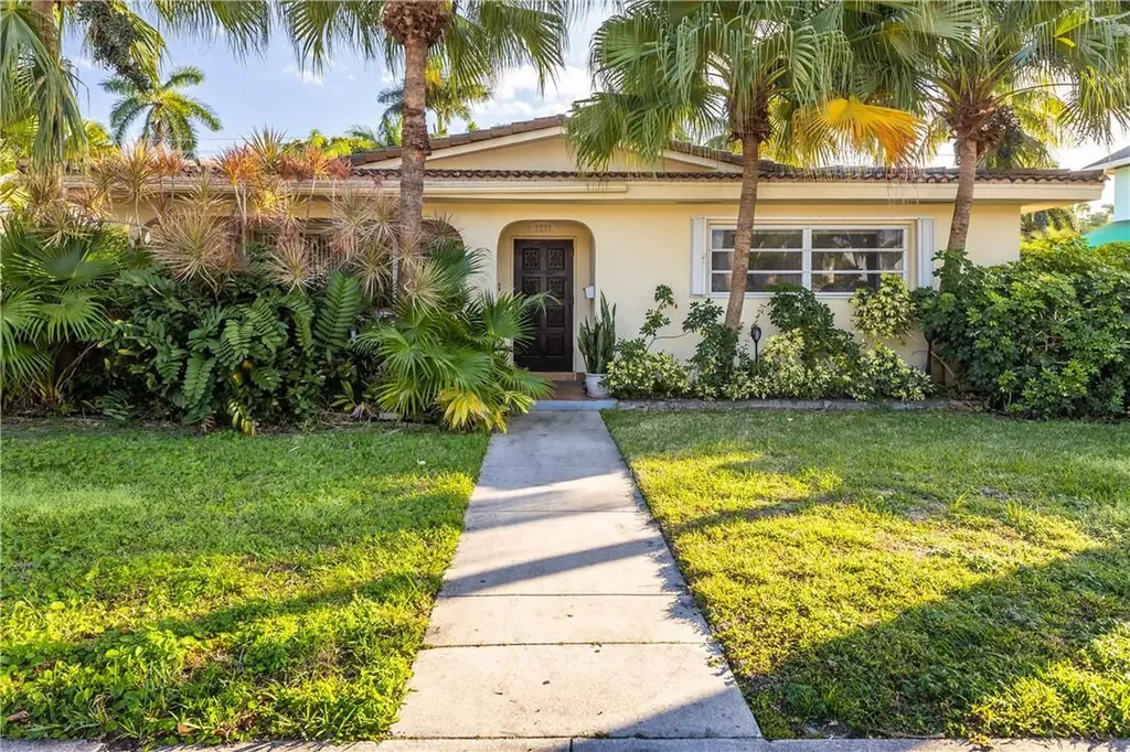1238 Harrison Street Hollywood FL 33019