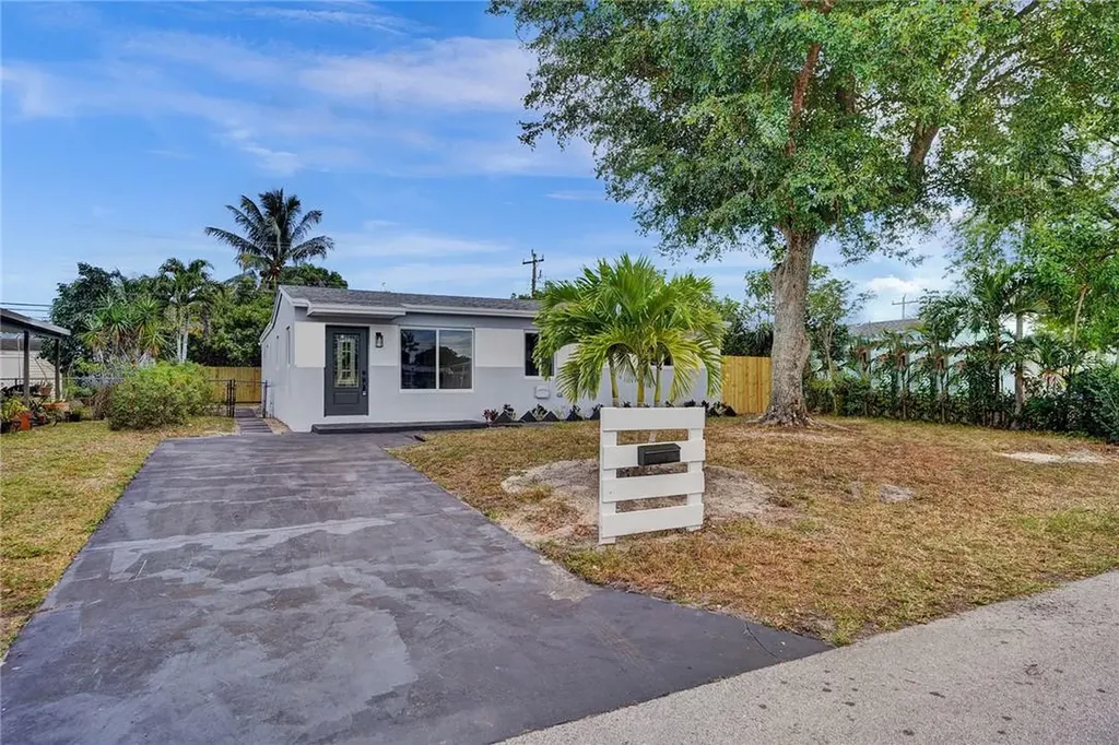 1611 N 69th Terrace Hollywood FL 33024