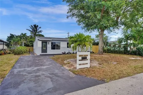 1611 N 69th Terrace Hollywood FL 33024