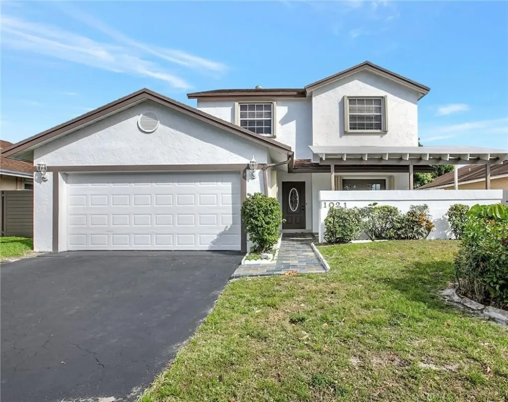1021 SW 99th Avenue Pembroke Pines FL 33025