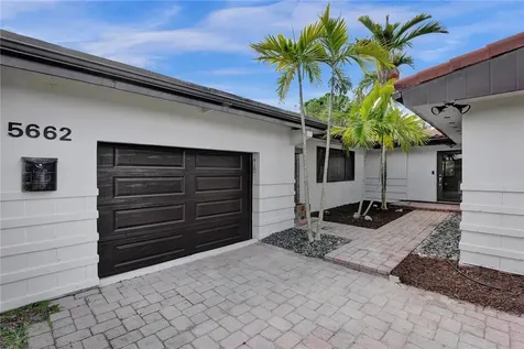 5662 SW 1st Court Plantation FL 33317