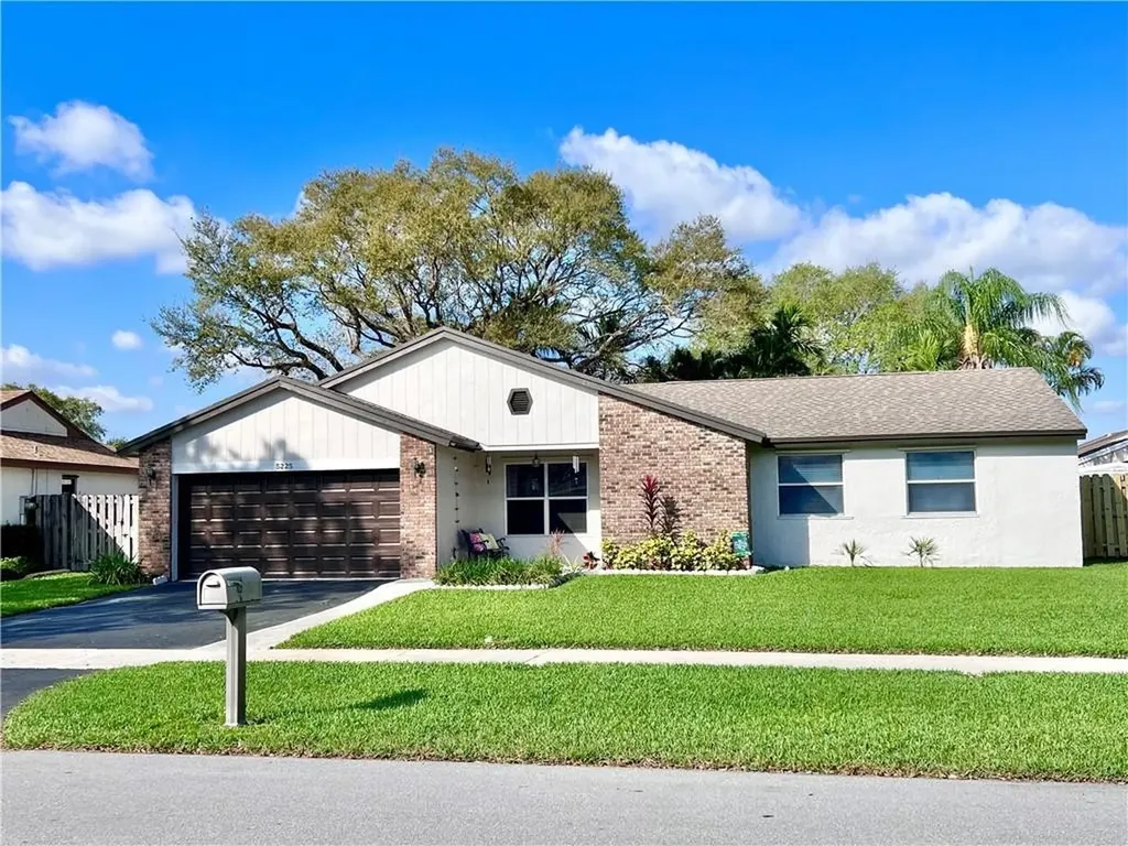 5225 SW 116th Avenue Cooper City FL 33330