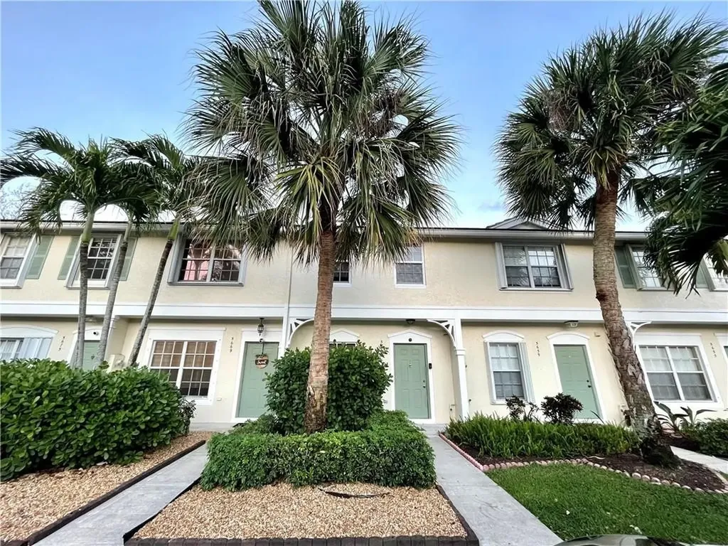 5665 NW 99th Lane Coral Springs FL 33076