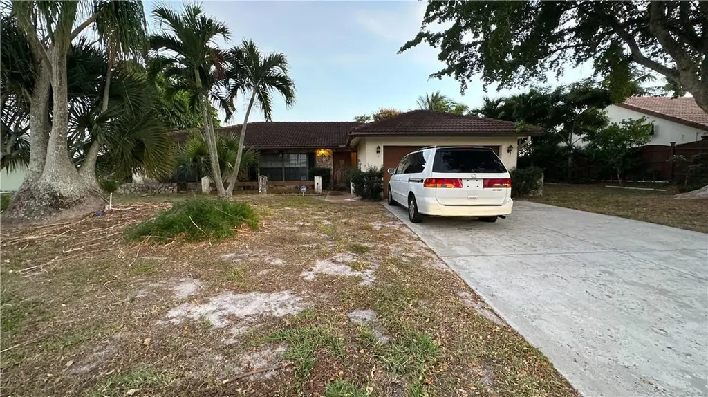 3352 Lakeview Boulevard Delray Beach FL 33445
