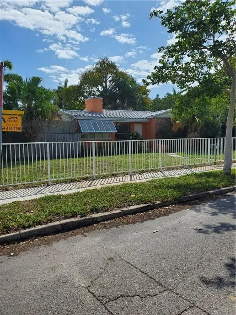 1600 Jackson Street Hollywood FL 33020