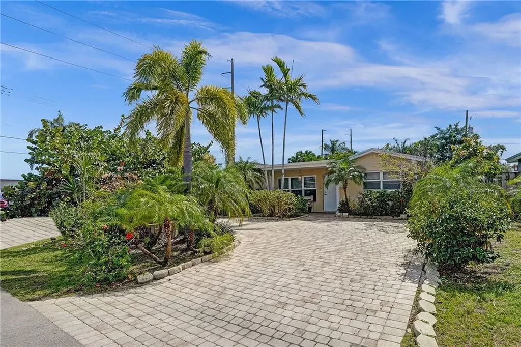 380 NE 43rd Court Oakland Park FL 33334