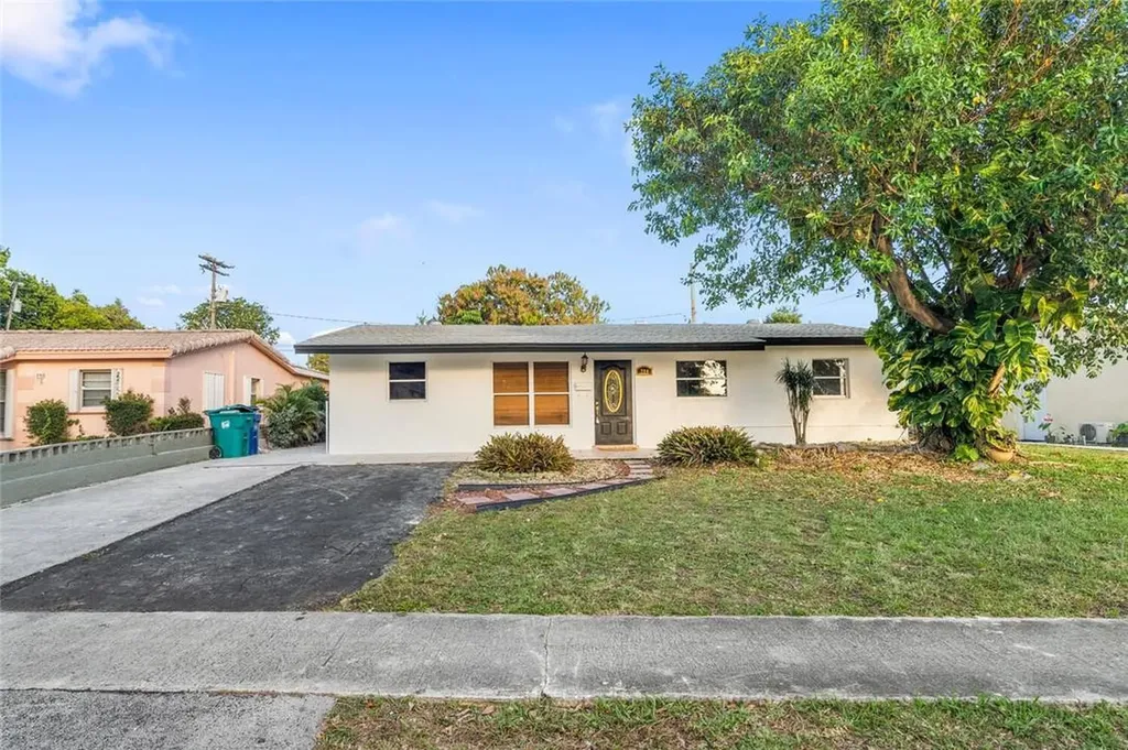 724 NW 38th Avenue Lauderhill FL 33311
