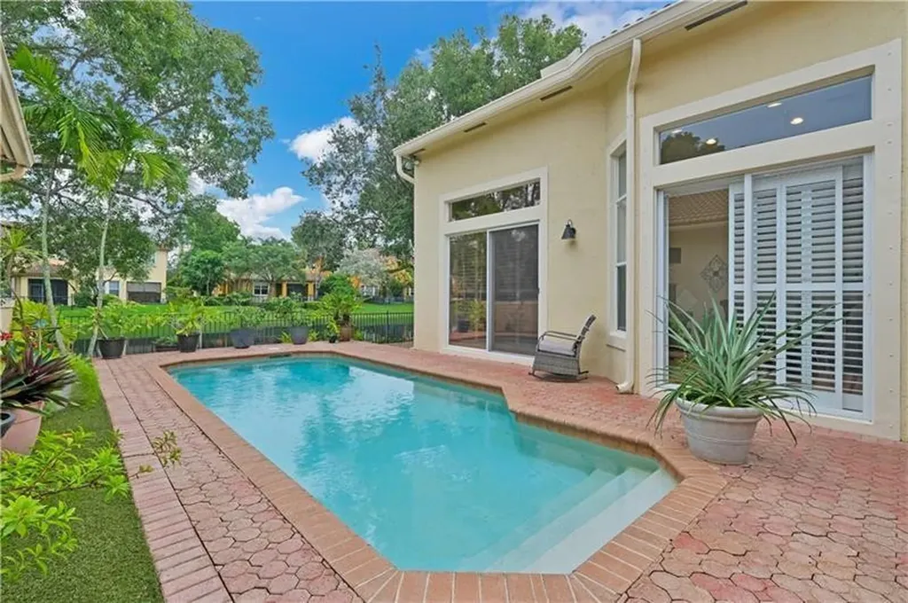 5829 NW 120th Terrace Coral Springs FL 33076