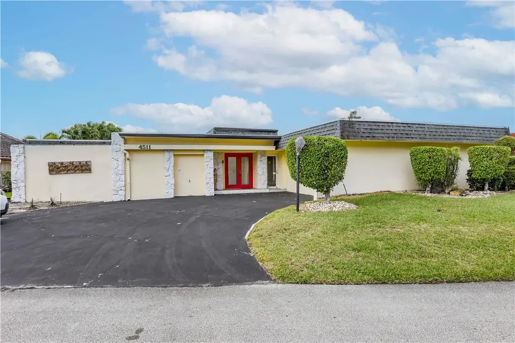 4511 King Palm Drive Tamarac FL 33319