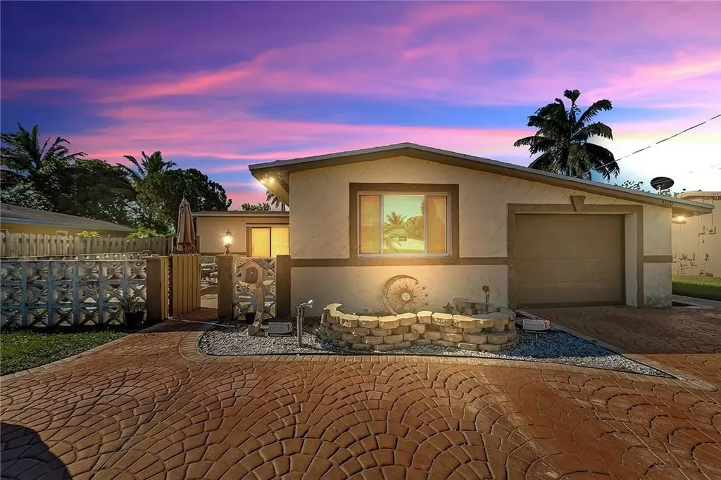 4320 NW 26th Street Lauderhill FL 33313