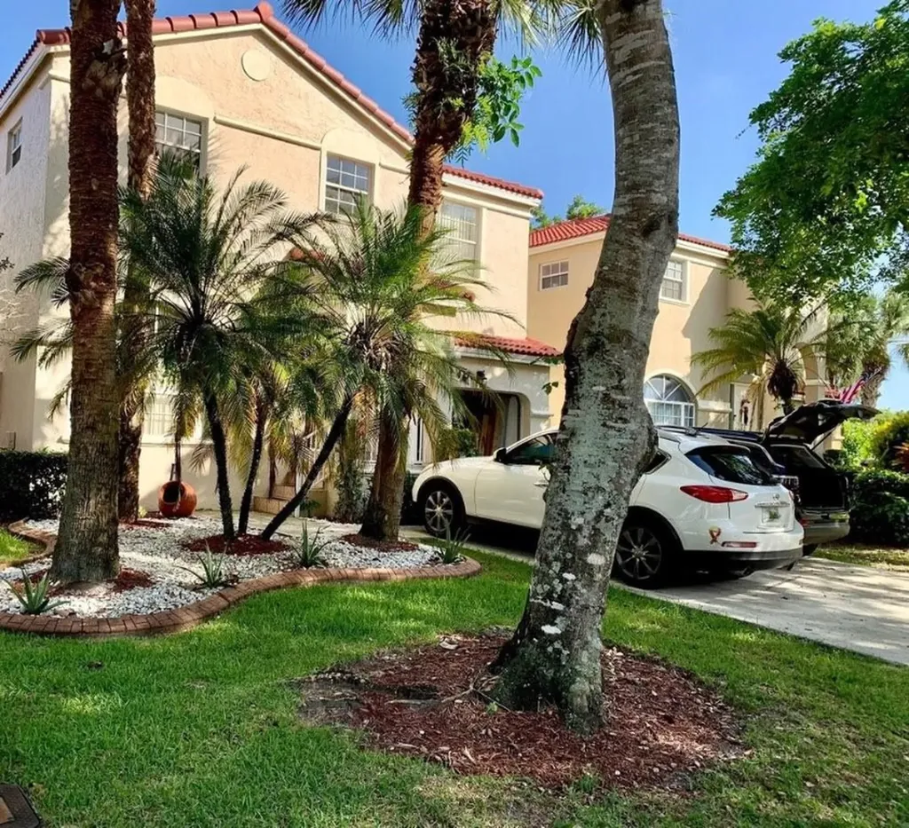 417 NW 87th Lane Coral Springs FL 33071
