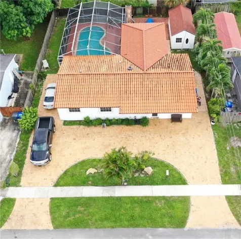 6572 Eaton Street Hollywood FL 33024
