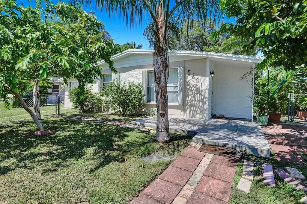 5601 SW 36th Court Davie FL 33314