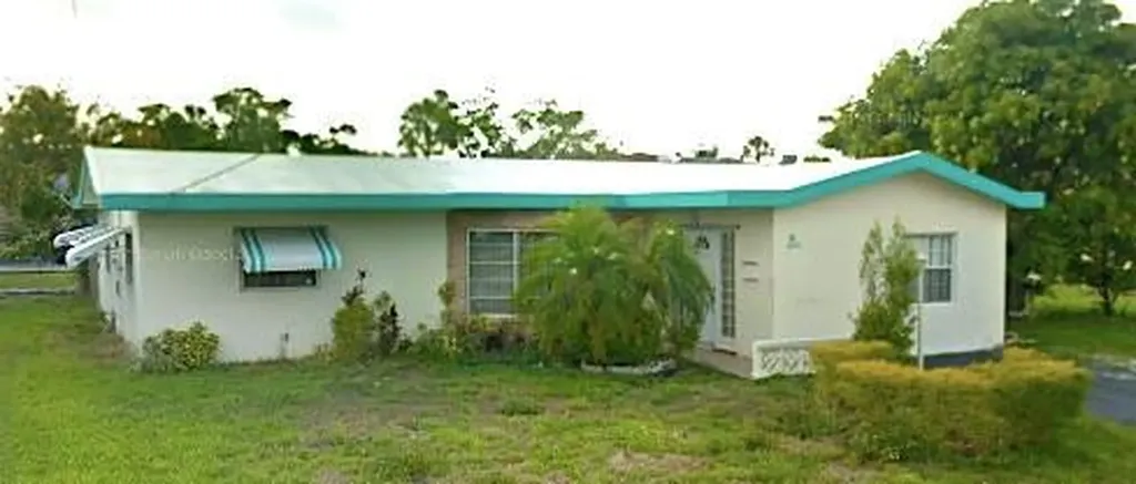 2551 NW 38th Terrace Lauderdale Lakes FL 33311