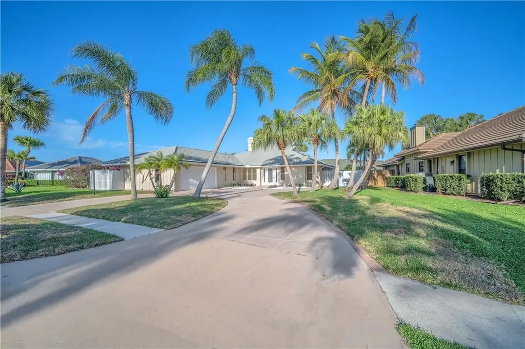 12894 N Normandy Way Palm Beach Gardens FL 33410
