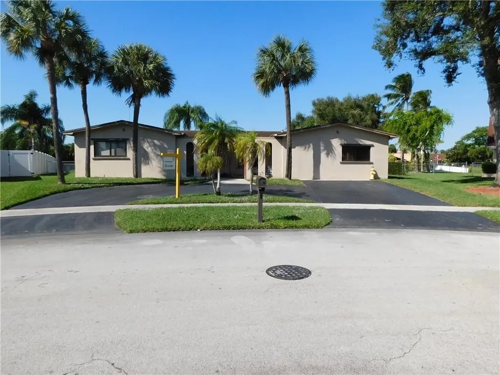 2200 NW 120th Terrace Pembroke Pines FL 33026