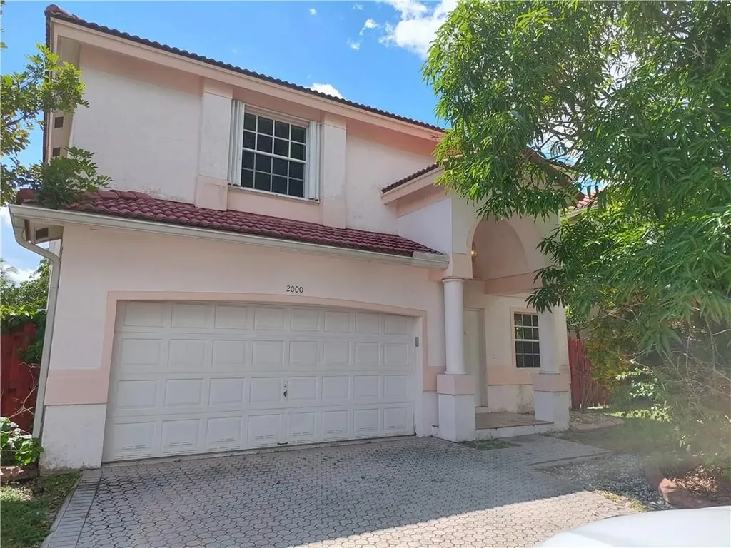 2000 NW 99th Avenue Pembroke Pines FL 33024