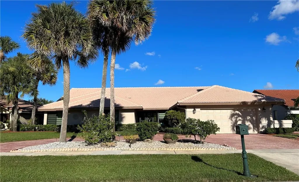 10843 Boca Woods Lane Boca Raton FL 33428